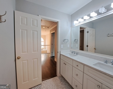 2242 Lenox Walk Ne - Photo Thumbnail 54