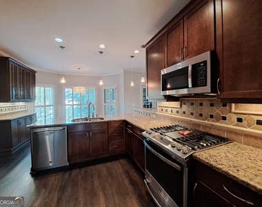 2242 Lenox Walk Ne - Photo Thumbnail 23
