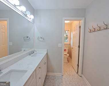 2242 Lenox Walk Ne - Photo Thumbnail 52