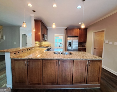 2242 Lenox Walk Ne - Photo Thumbnail 17