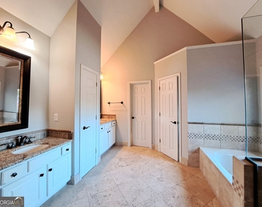 2242 Lenox Walk Ne - Photo Thumbnail 44