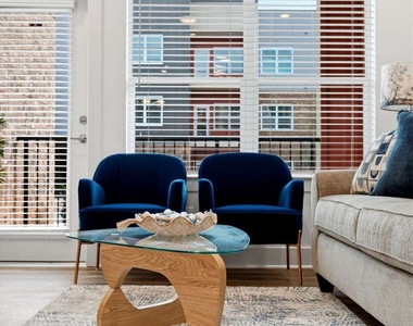 2025 W Iris Drive Se - Photo Thumbnail 5
