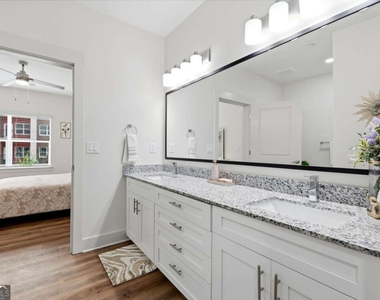 2025 W Iris Drive Se - Photo Thumbnail 6