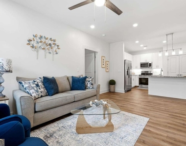 2025 W Iris Drive Se - Photo Thumbnail 2