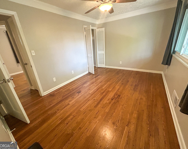 411 Tenth Street Ne - Photo Thumbnail 18