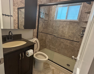 411 Tenth Street Ne - Photo Thumbnail 22