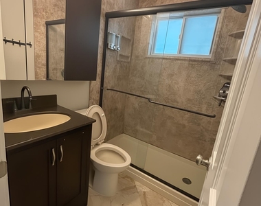 411 Tenth Street Ne - Photo Thumbnail 11