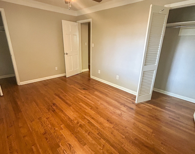 411 Tenth Street Ne - Photo Thumbnail 17