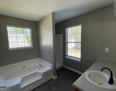 7177 Hazelwood Drive - Photo Thumbnail 12