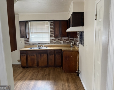 1379 Wills Place - Photo Thumbnail 2