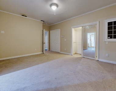 1005 Seminole Trail - Photo Thumbnail 12