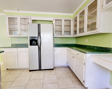 1005 Seminole Trail - Photo Thumbnail 11