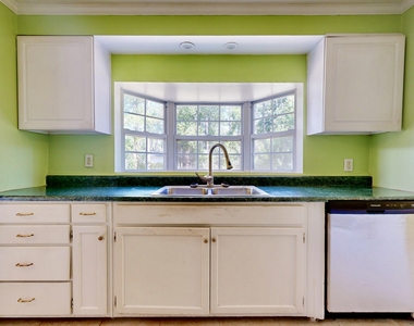 1005 Seminole Trail - Photo Thumbnail 20