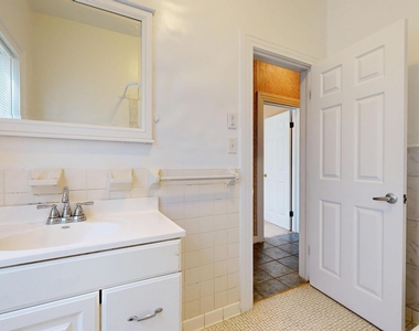1005 Seminole Trail - Photo Thumbnail 18