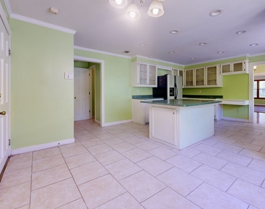 1005 Seminole Trail - Photo Thumbnail 2