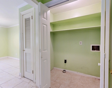 1005 Seminole Trail - Photo Thumbnail 21