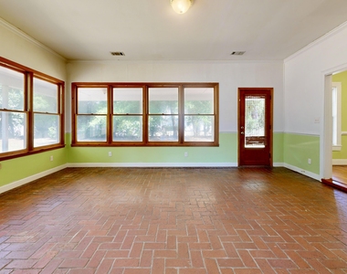 1005 Seminole Trail - Photo Thumbnail 4