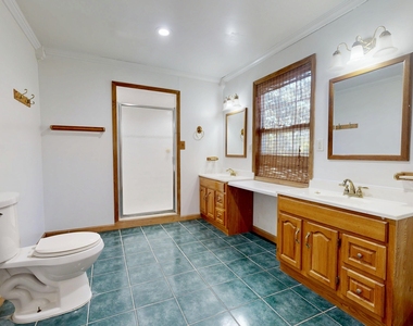 1005 Seminole Trail - Photo Thumbnail 13