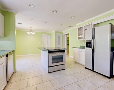 1005 Seminole Trail - Photo Thumbnail 5
