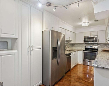 27301 Ne Plantation Drive - Photo Thumbnail 7