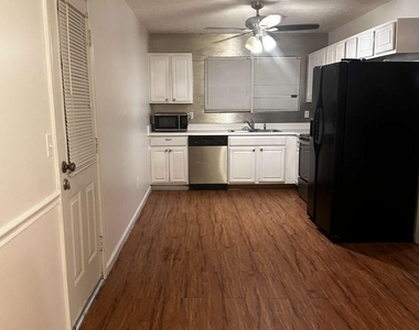 9268 Club View Trace - Photo Thumbnail 3