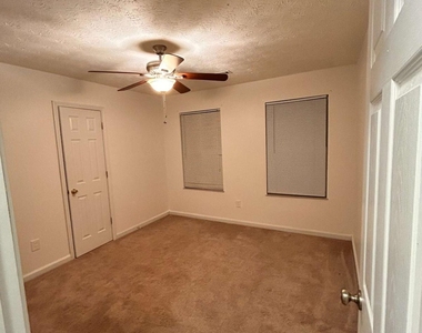 9268 Club View Trace - Photo Thumbnail 12
