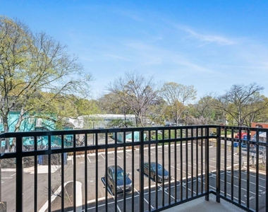 456 Flat Shoals Avenue Se - Photo Thumbnail 16