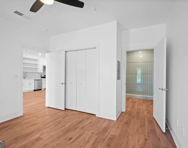 456 Flat Shoals Avenue Se - Photo Thumbnail 11