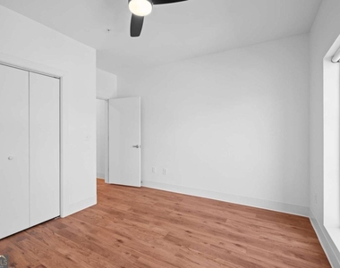 456 Flat Shoals Avenue Se - Photo Thumbnail 10
