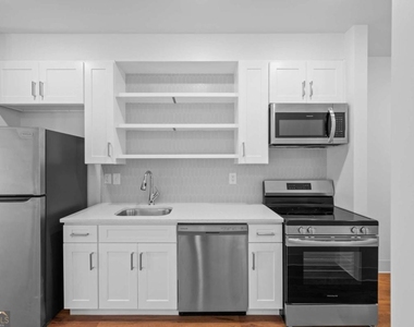 456 Flat Shoals Avenue Se - Photo Thumbnail 3