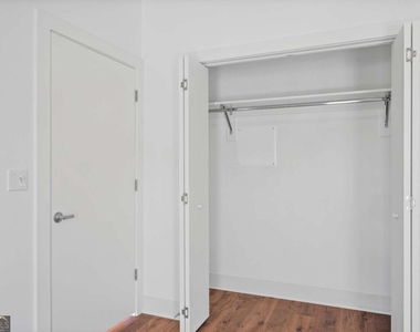 456 Flat Shoals Avenue Se - Photo Thumbnail 12