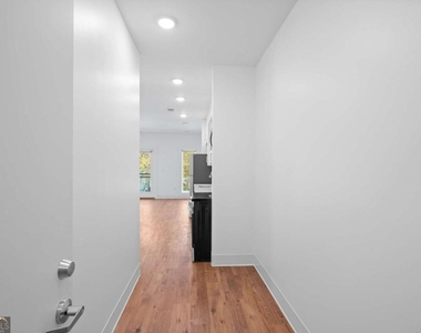 456 Flat Shoals Avenue Se - Photo Thumbnail 1