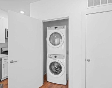 456 Flat Shoals Avenue Se - Photo Thumbnail 8