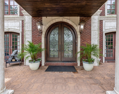 13 Valley Forge Road - Photo Thumbnail 3