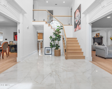 13 Valley Forge Road - Photo Thumbnail 6