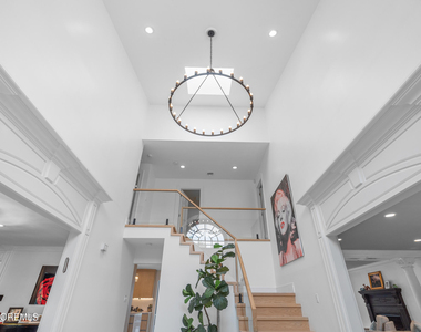 13 Valley Forge Road - Photo Thumbnail 7