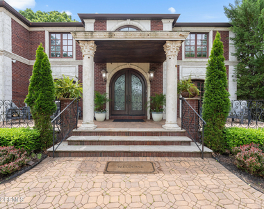 13 Valley Forge Road - Photo Thumbnail 2