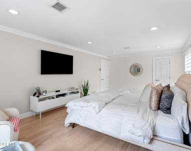 13 Valley Forge Road - Photo Thumbnail 24