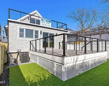 427 Hoyt Street - Photo Thumbnail 8