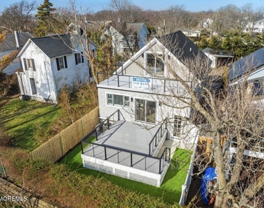 427 Hoyt Street - Photo Thumbnail 7