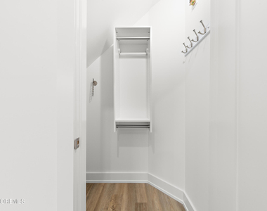 427 Hoyt Street - Photo Thumbnail 23