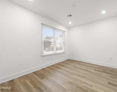 427 Hoyt Street - Photo Thumbnail 19