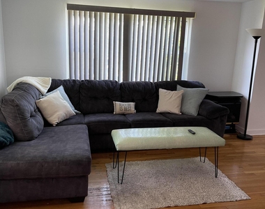 17 Clarence Avenue - Photo Thumbnail 11