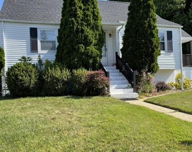 17 Clarence Avenue - Photo Thumbnail 1