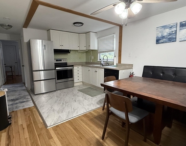 17 Clarence Avenue - Photo Thumbnail 19