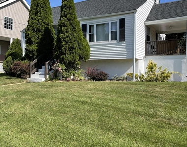 17 Clarence Avenue - Photo Thumbnail 3