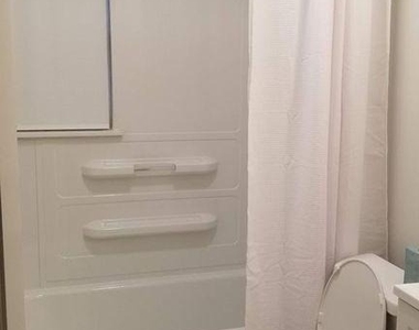 17 Clarence Avenue - Photo Thumbnail 14