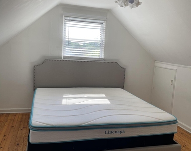 17 Clarence Avenue - Photo Thumbnail 12