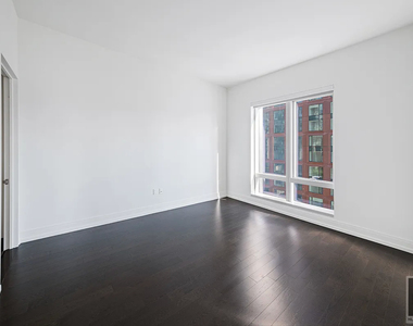 10th Avenue - Photo Thumbnail 2
