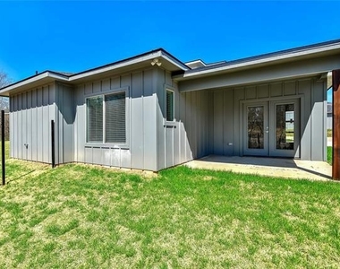 3060 W Crawford Street - Photo Thumbnail 27